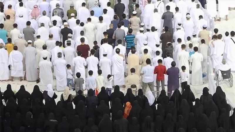 «السياحة والآثار» تكشف عن مشاكل تعرض لها الحجاج في مخيمات منى