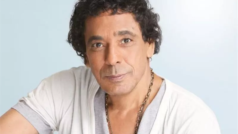 محمد منير يوضح حقيقة تعرضه لوعكة صحية
