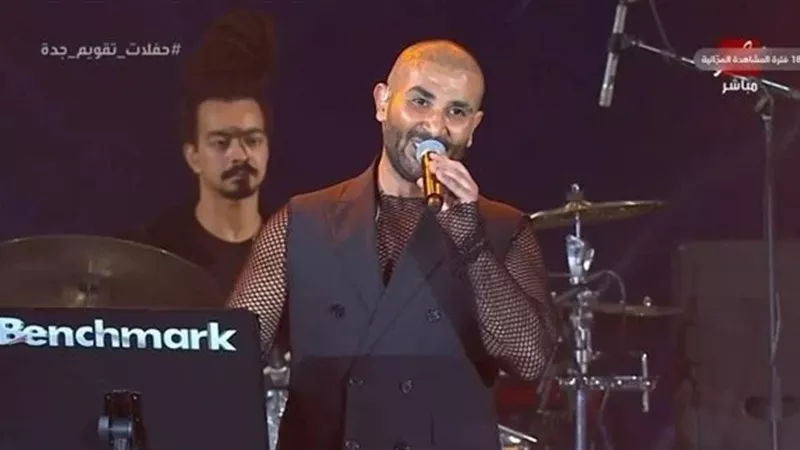 أحمد سعد يهين منظمة حفله في تونس والأخيرة تنفعل عليه (فيديو)