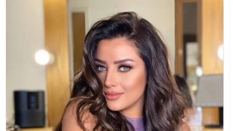 مستشار قانونى يكشف عقوبة رضوى الشربيني بعد بوست الرجل والخروف