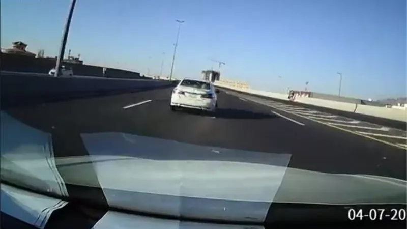 فيديو مروع لمصرع مواطن محترقًا داخل سيارته بالسعودية