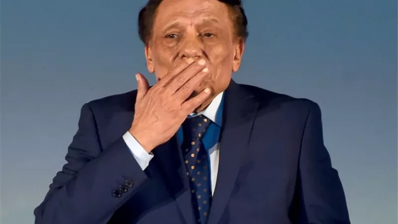 تطورات الحالة الصحية للنجم عادل إمام بعد فيديو الاغتيال