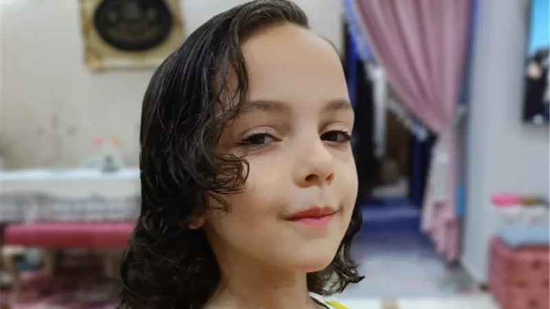الإعلامي خالد حسنين يهنئ الجميلة كارما الجداوي بمناسبة النجاح 