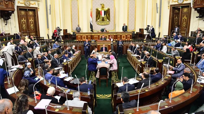 تعديل قانوني للمساواة بين الأم الطبيعية والحاضنة والكافلة والحصول على إجازة رعاية الطفل