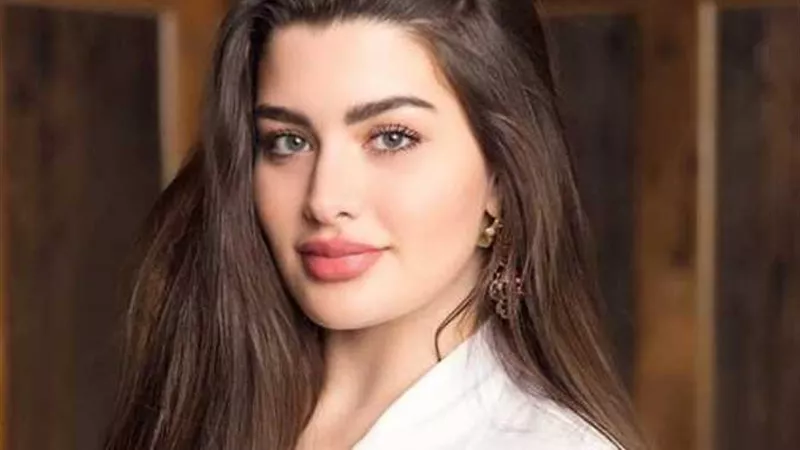 الفنانة الكويتية روان بن حسين ترد على هجوم مي العيدان: «قد ماما»