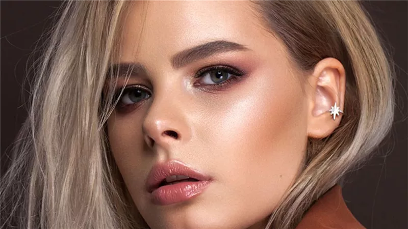 5 طرق لرسم مكياجك بطريقة احترافية والحصول على وجه منحوت