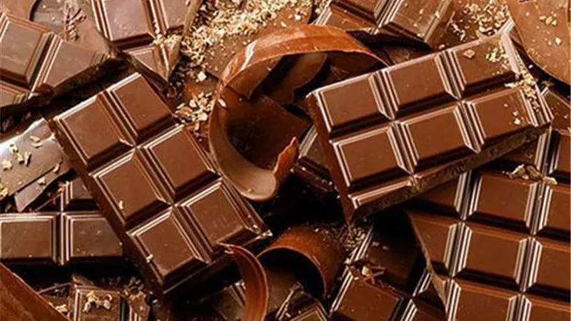 خبر حزين لعشاق الشيكولاتة | توقف انتاج نوع شهير بسبب بكتيريا قاتلة