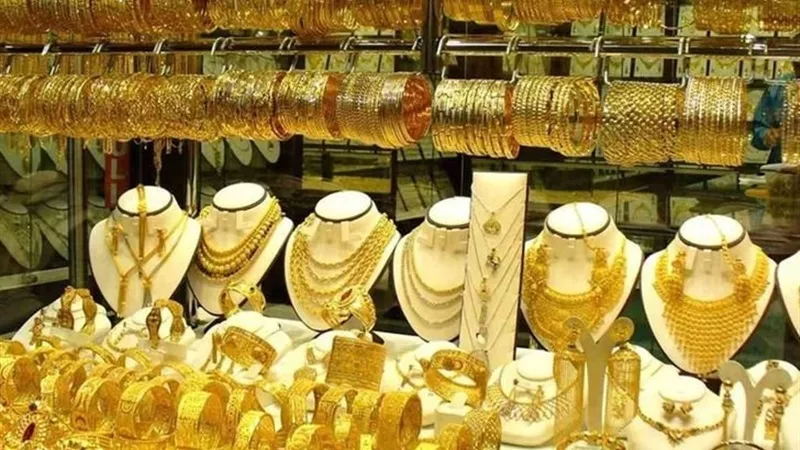انخفاض جديد في أسعار الذهب بختام تعاملات الجمعة