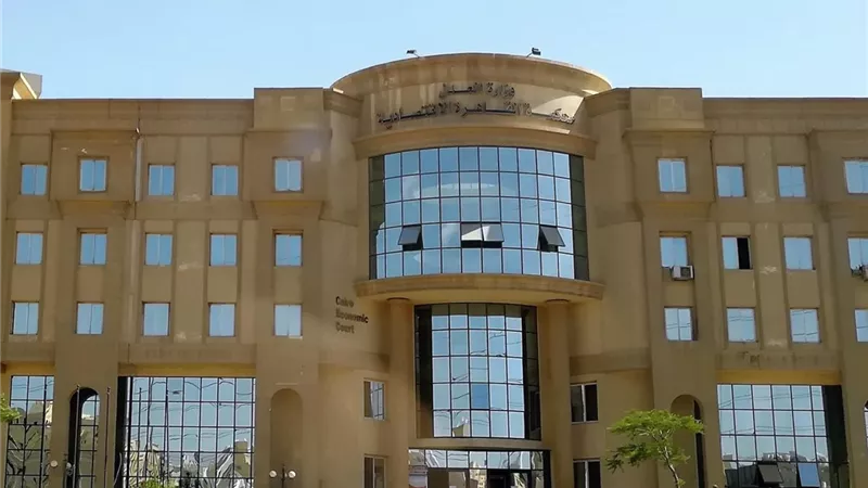 تفاصيل مصرع محامية ومسنة دهستهما سيارة مسرعة أمام المحكمة الاقتصادية بالقاهرة