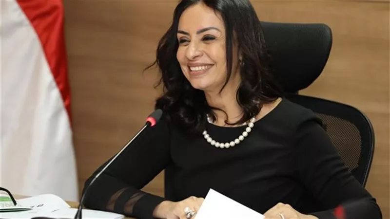المجلس القومي للمرأة يقدم 10 منح دراسية للفتيات