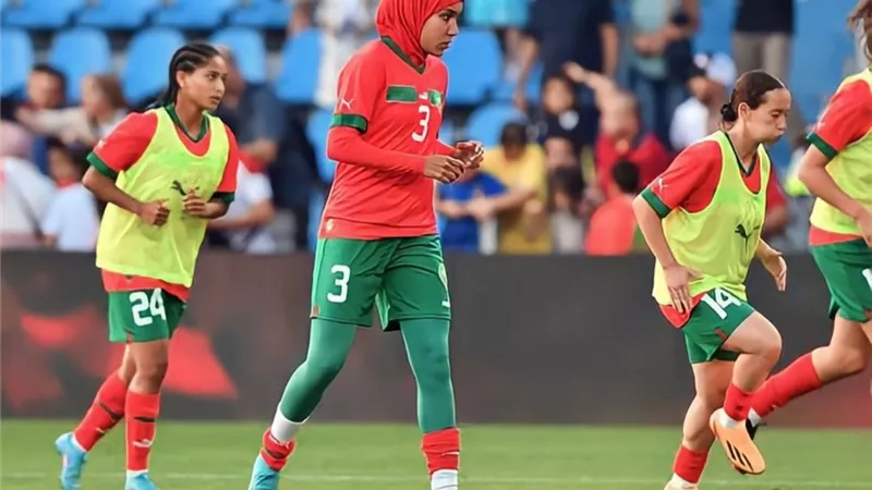 3 معلومات عن نهيلة بنزينة أول لاعبة ترتدي الحجاب في كأس العالم للسيدات