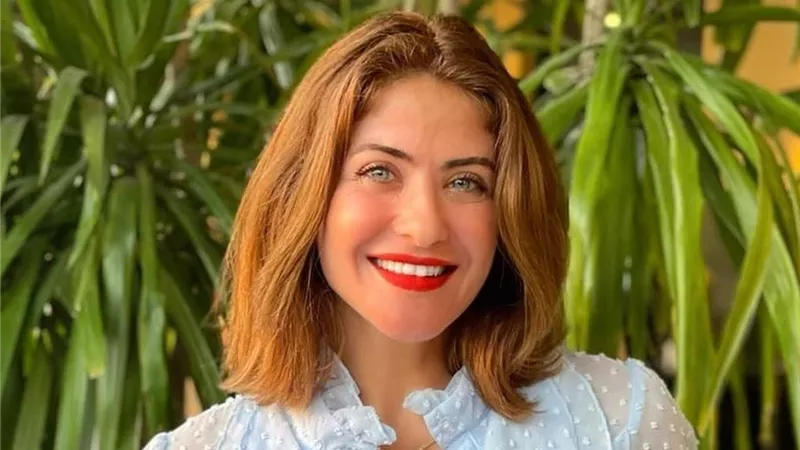 هيدي كرم تنشر صورة قواعد الطلاق الـ 45 بفستان الزفاف