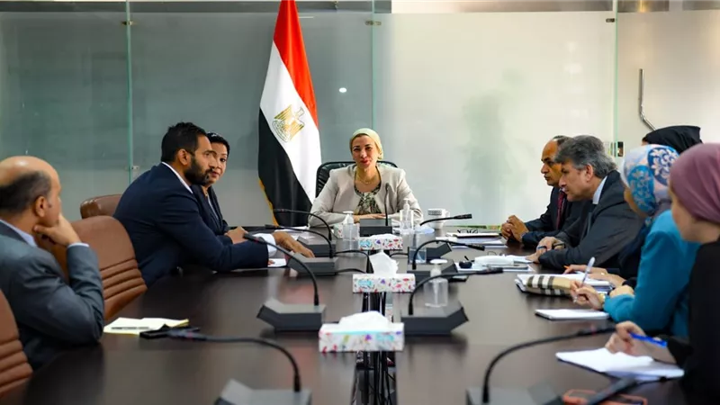 البيئة تعمل على خطة مواجهة نوبات تلوث الهواء بسبب حرق قش الأرز