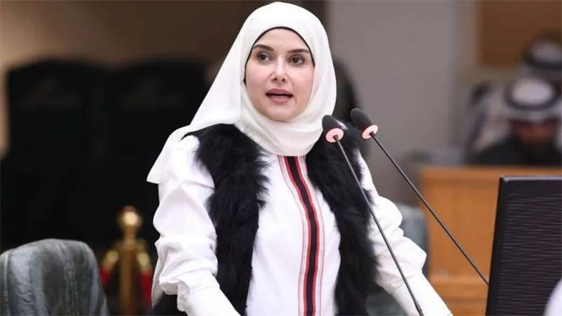 مطالب برفض الوصاية على المرأة الكويتية