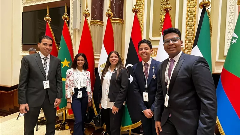 4 أطفال مصريين يشاركون توصياتهم في جلسة ببرلمان الإمارات 