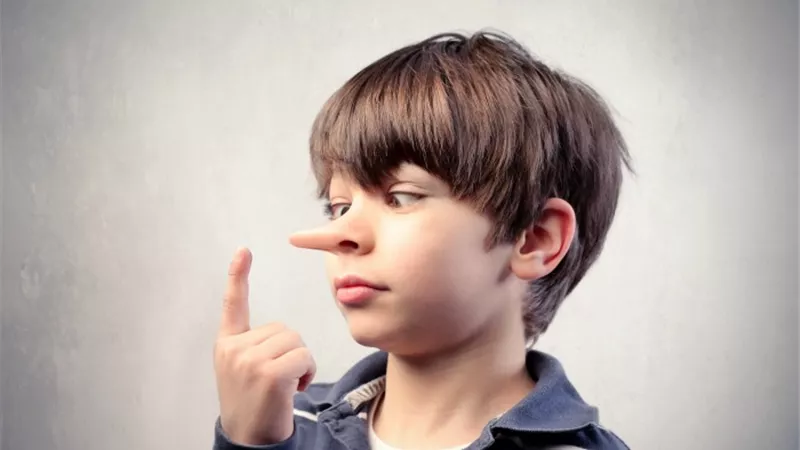 5 نصائح ذهبية للتعامل مع الطفل الكذاب «ادعميه وبلاش عقاب»