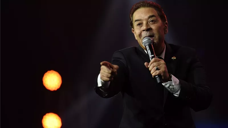 مدحت صالح يتصدر التريند بسبب طفلين بعد حفله في العلمين (صور)