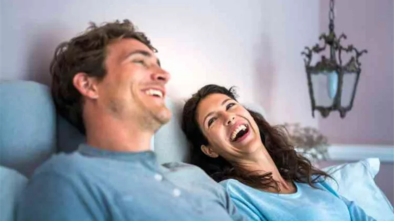 3 تصرفات للرجل تجعل المرأة سعيدة في حياتها معاه 
