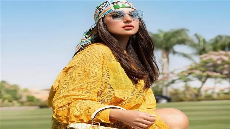 5 فنانات بسكارف الشعر زادهن جمالا وجاذبية 