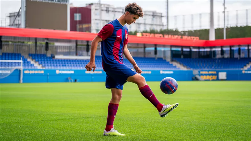 برشلونة يخطف اللاعب المعجزة نوح درويش «ثلاث جنسيات وشرط جزائي مليار يورو»