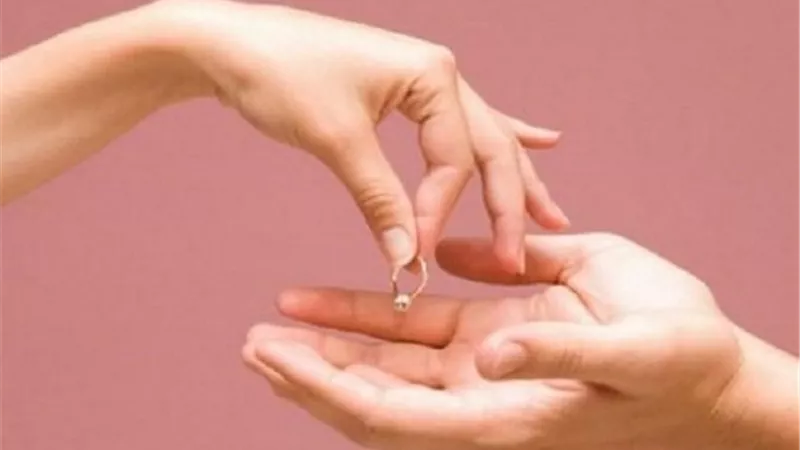 معاناة زوجة أمام محكمة الأسرة (فتش عن الصديقة)
