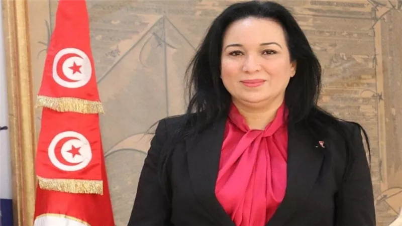 آمال بلحاج موسى تحتفل بالعيد الوطني للمرأة التونسية بطريقة خاصة