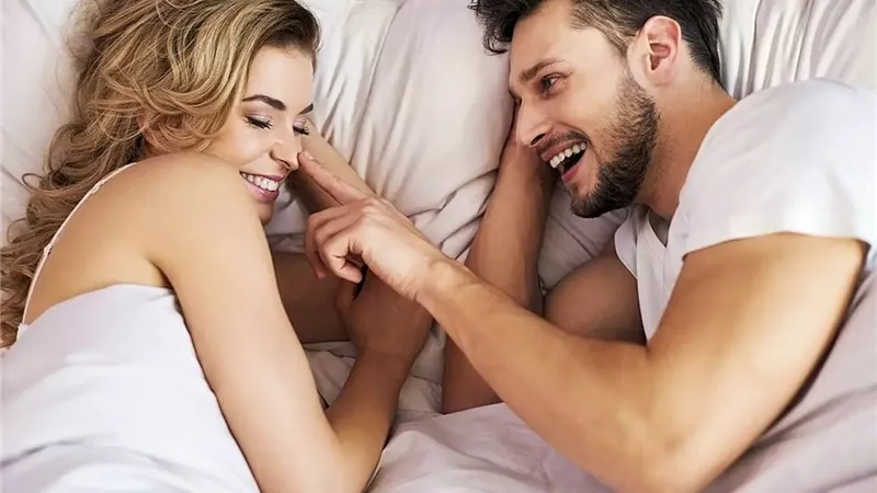 4 نصائح للاستمتاع بالعلاقة الحميمة في الصيف