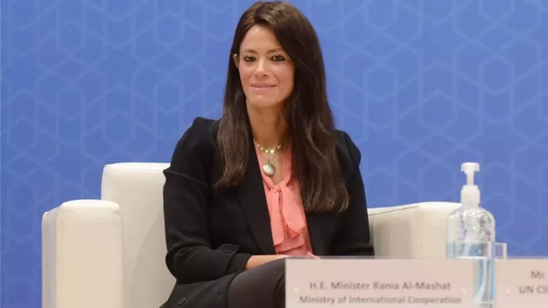 مصطفى بكري يكشف حقيقة حصول رانيا المشاط على 40 ألف دولار شهريا من أحد البنوك
