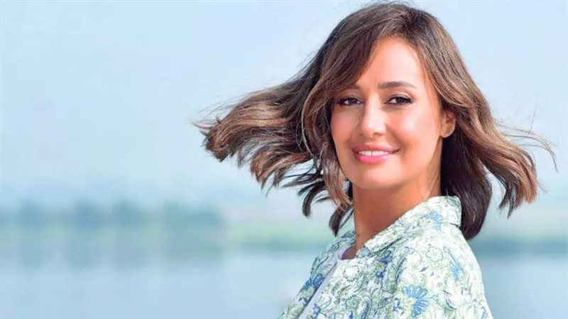 صورة مع نيللي تشعل جدل عودة حلا شيحة إلى الفن مجددًا (صور)