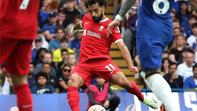 مشاركة مثيرة لمحمد صلاح في تعادل ليفربول وتشيلسي «أسيست وهدف ملغي وغضب» (فيديو)