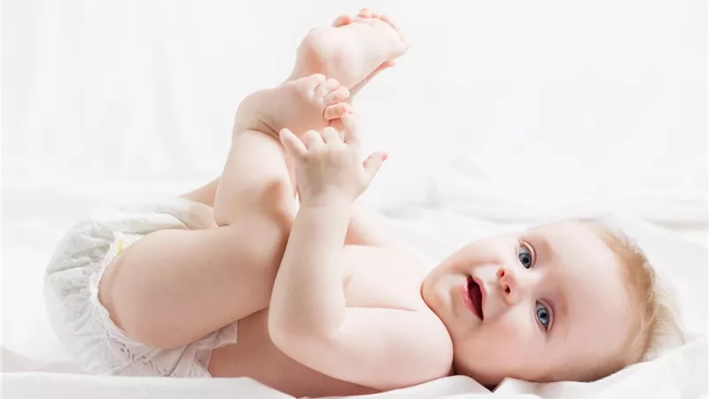 استمعي لما يقوله البامبرز عن صحة رضيعك: ألوان الستول تكشف هذه الأعراض