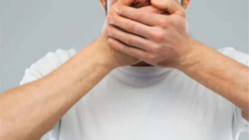 4 نصائح للتعامل مع الزوج قليل الكلام «لا تصمتي»