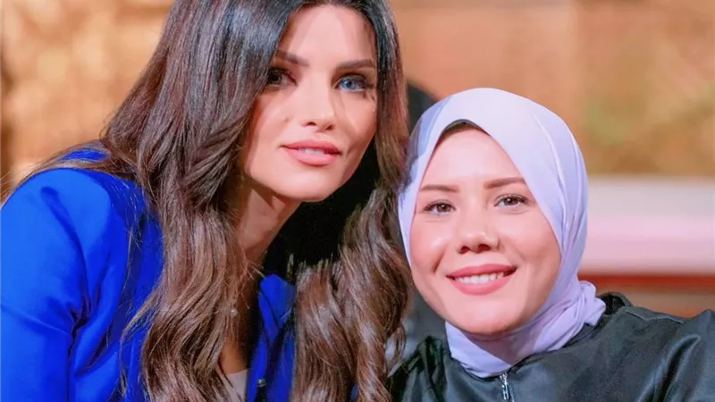 ‏‎شيماء فوزي حكاية أول مراسلة على كرسي متحرك في مصر