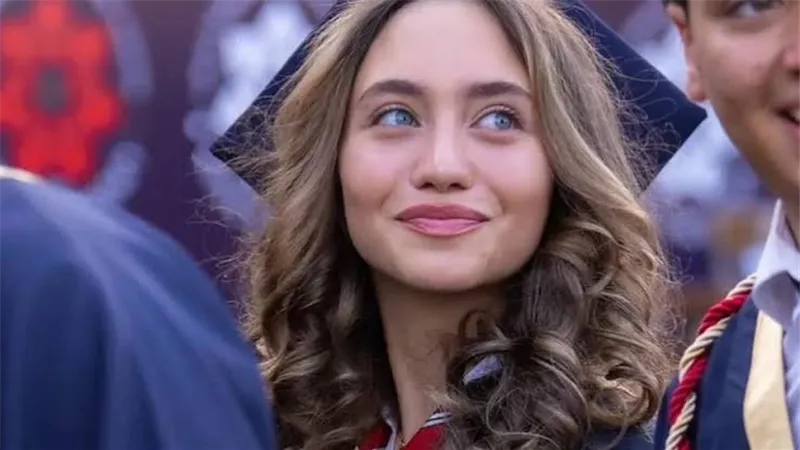 الأميرة جليلة تشعل أجواء مهرجان عمان السينمائي بإطلالة ساحرة (صور)