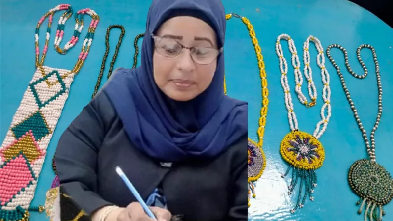 أم كلثوم تاج السر رئيسة أول لجنة نقابية للحرف اليدوية في أسوان