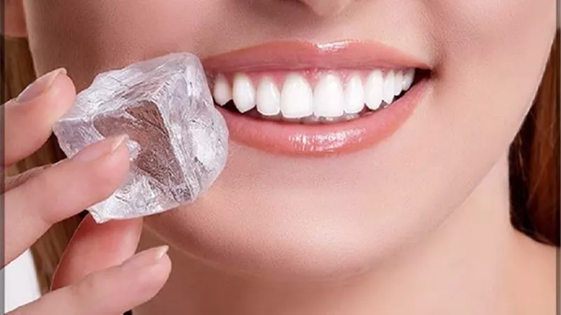 تفسير حلم أكل الثلج في المنام للمتزوجة دلالة على الإحباط من هذا الأمر