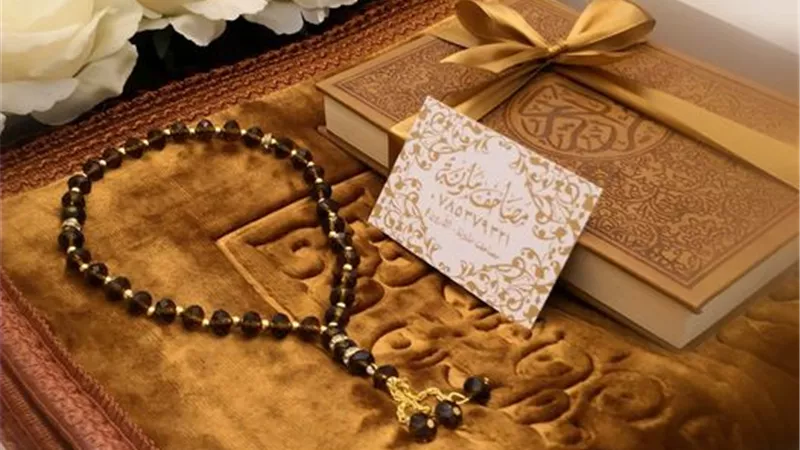 تفسير حلم هدية المصحف من الميت في المنام للفتيات والسيدات