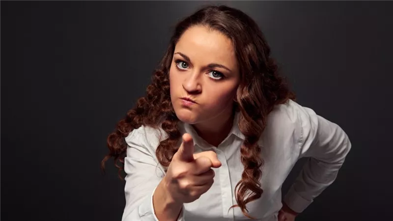 4 كلمات تثير غضب المرأة «لا تذكرها أمامها»