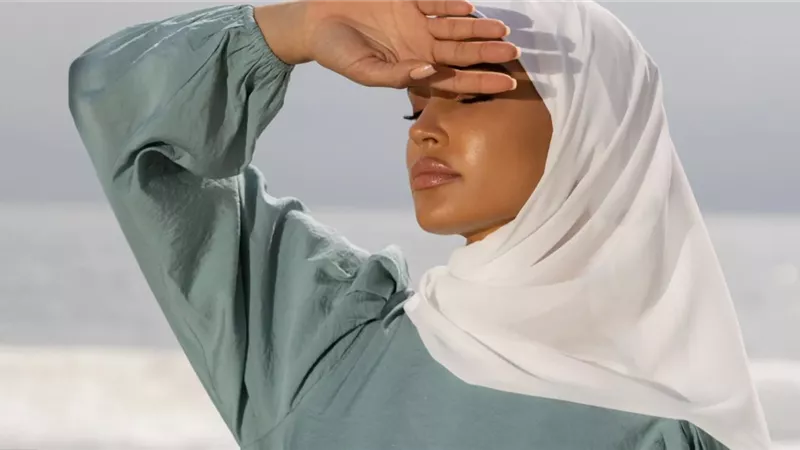 كيفية اختيار لفة الطرحة المناسبة لشكل وجهك؟ 