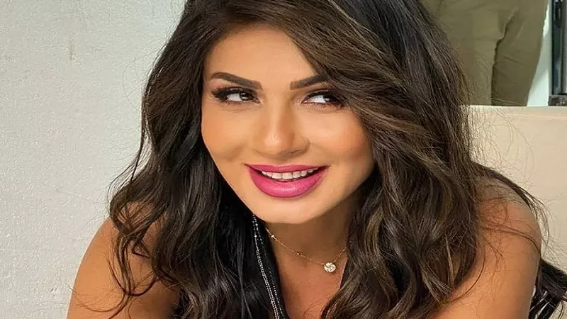 نجلاء بدر تكشف موقف غريب لوالدها بسبب زواجها