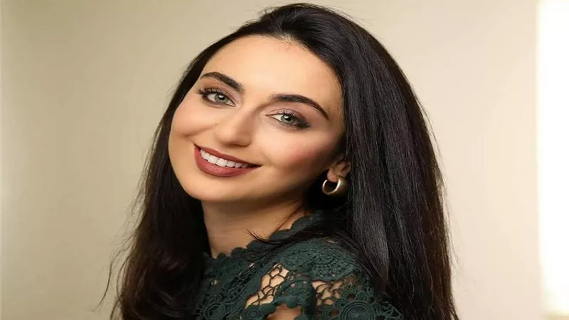 فايا يونان تتلقى المغازلات في مهرجان القلعة للموسيقى والغناء