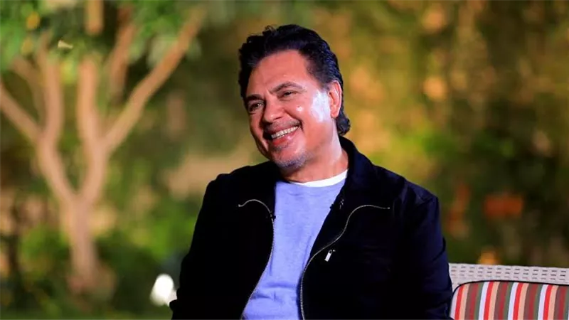 محمد رياض يقلد حماه الراحل محمود يس ببراعة (فيديو)