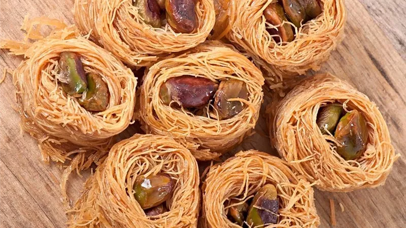طريقة عمل الكنافة الملفولة مثل المحلات