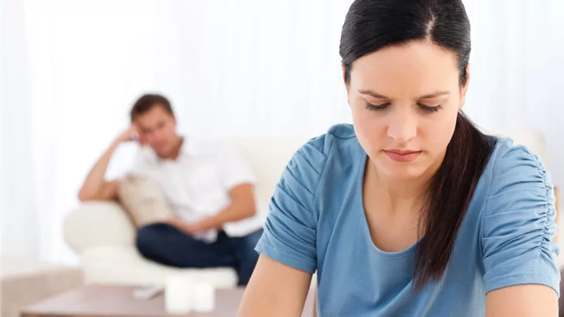 4 نصائح ذهبية للتعامل مع الزوج الشكاك