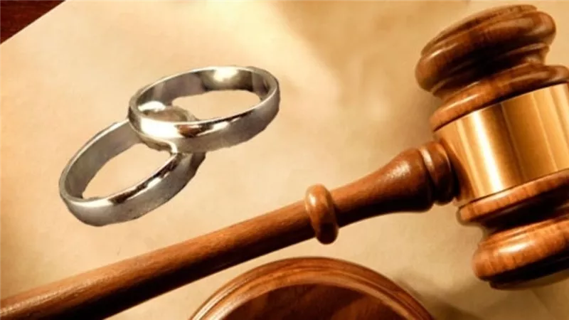 هل يجوز للمرأة طلب الطلاق بسبب دخول زوجها السجن؟ الإفتاء تُجيب