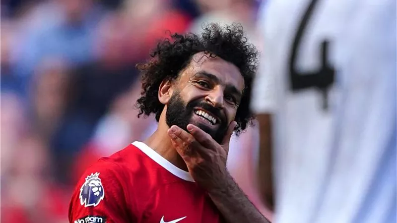 صحيفة بريطانية: اتحاد جدة يتمسك بالأمل الأخير لضم محمد صلاح قبل انتهاء الميركاتو