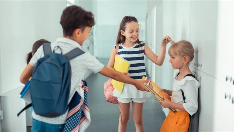 أسباب التنمر في المدارس وكيف نواجهه؟ «الثقة أولا»