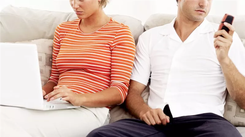 4 سلوكيات للزوج على السوشيال ميديا تؤكد عدم حبه لزوجته «إثارة غيرة الإكس»
