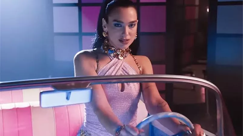 أغنية دوا ليبا الجديدة Dance The Night تحطم الأرقام القياسية (فيديو)