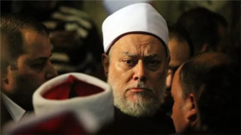 حكم معاشرة الزوجة في فترة النفاس وكفارته؟ علي جمعة يجيب